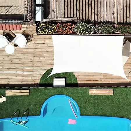 Villa For 3 In Charmy